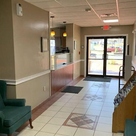 Denver Econo Lodge Inn & Suites מראה חיצוני תמונה