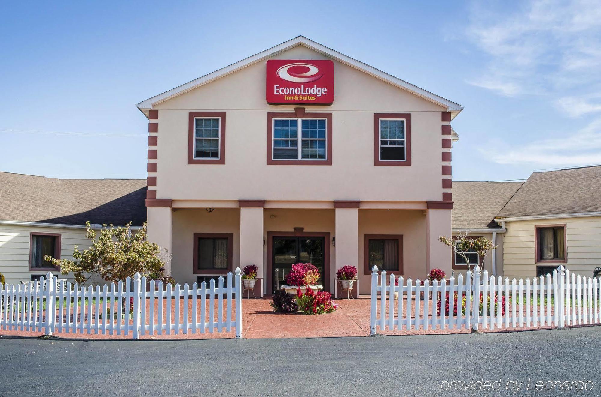 Denver Econo Lodge Inn & Suites מראה חיצוני תמונה