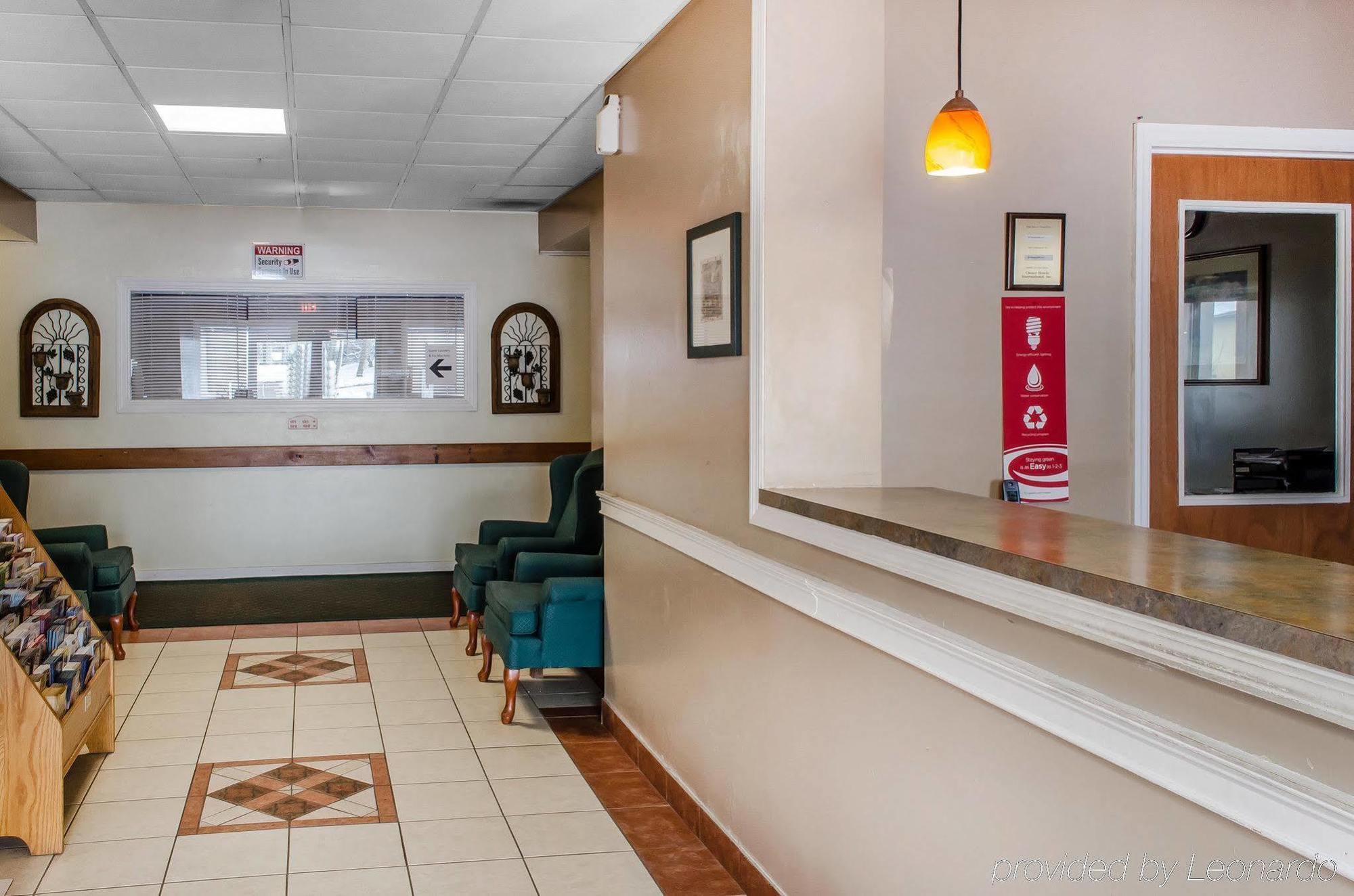 Denver Econo Lodge Inn & Suites מראה חיצוני תמונה