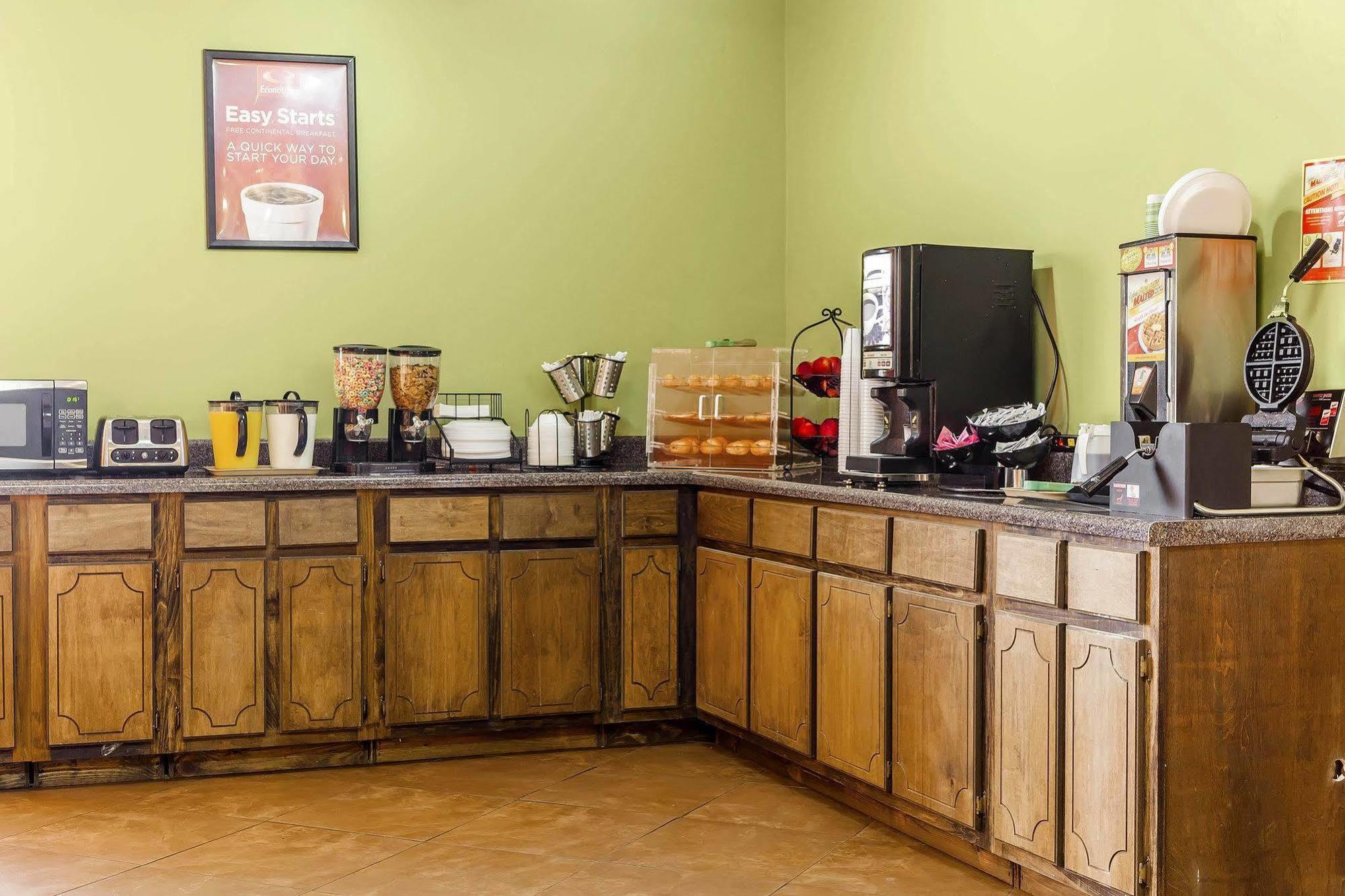 Denver Econo Lodge Inn & Suites מראה חיצוני תמונה