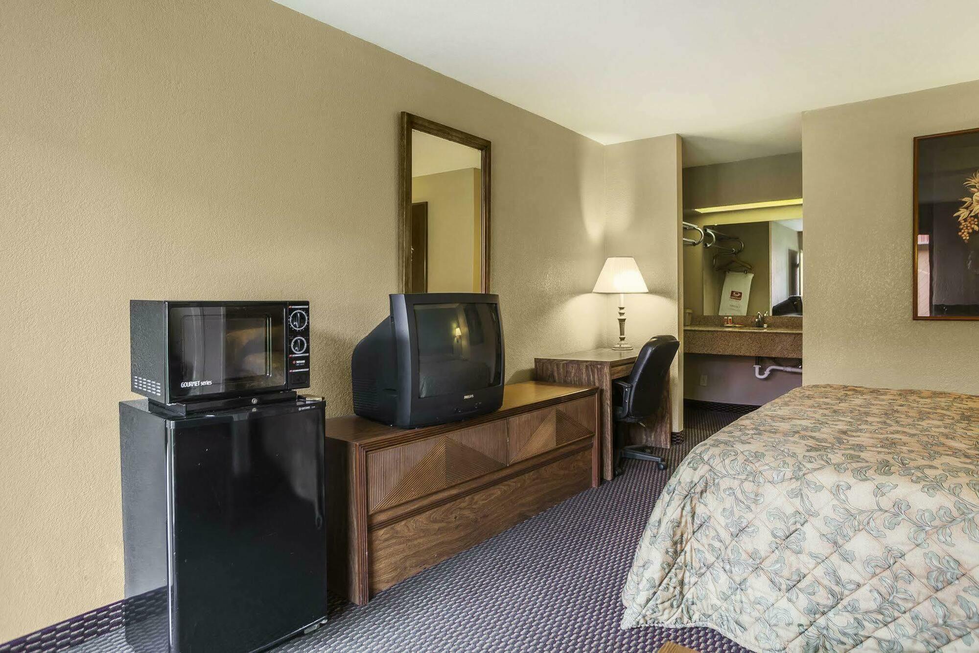 Denver Econo Lodge Inn & Suites מראה חיצוני תמונה
